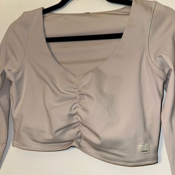 Vuori Medium Long Sleeve Ruched Bra Top Womens Light Tan EUC - Picture 2 of 10